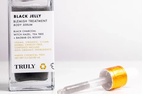 Truly Black Jelly Blemish Serum Tratamiento Corporal De Manchas Con Arbol De Té & Carbon Negro