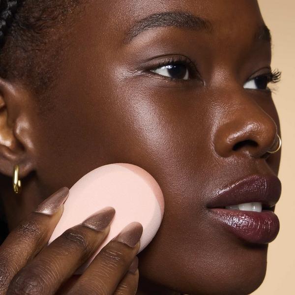 E.LF Esponja facial de silicona angular Halo Glow