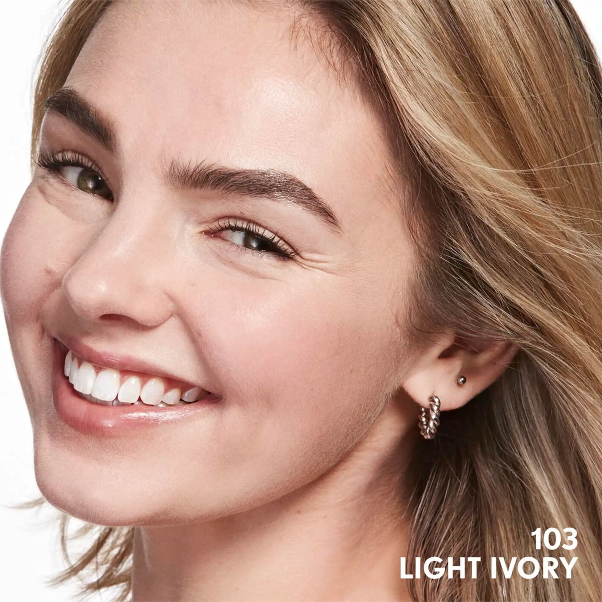 103 Light Ivory- Covergirl Base de Maquillaje Clean Invisible